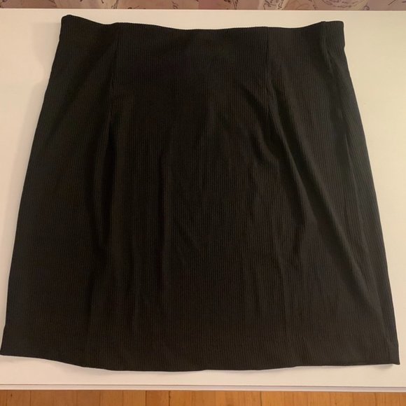 NWT H&M Black Ribbed Short Skirt 🐈⬛ - Picture 9 of 10
